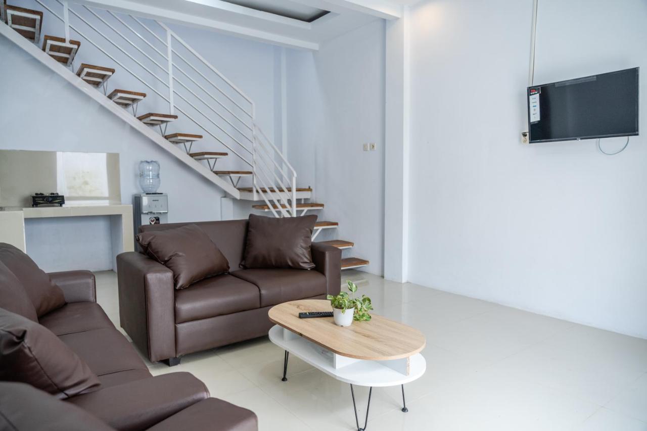 Azalia Homestay Jogjacarta Exterior foto