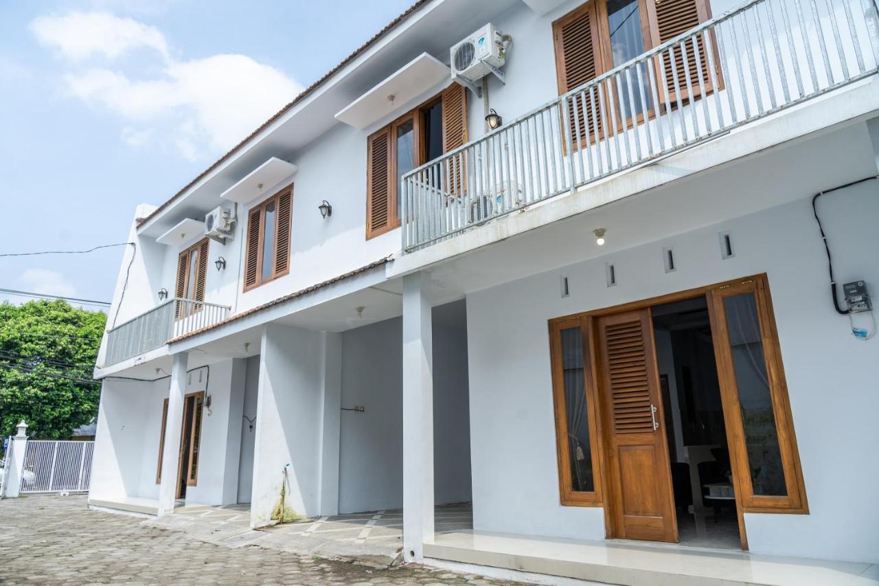 Azalia Homestay Jogjacarta Exterior foto