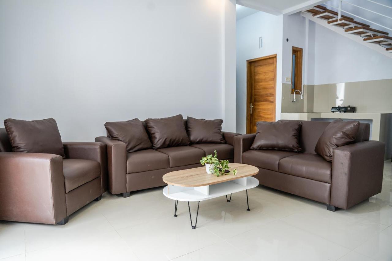 Azalia Homestay Jogjacarta Exterior foto