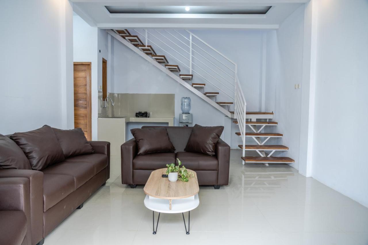 Azalia Homestay Jogjacarta Exterior foto