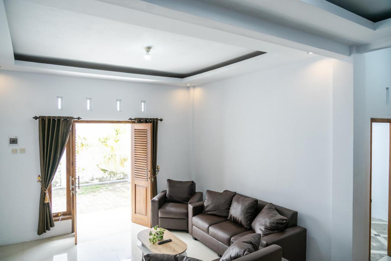 Azalia Homestay Jogjacarta Exterior foto