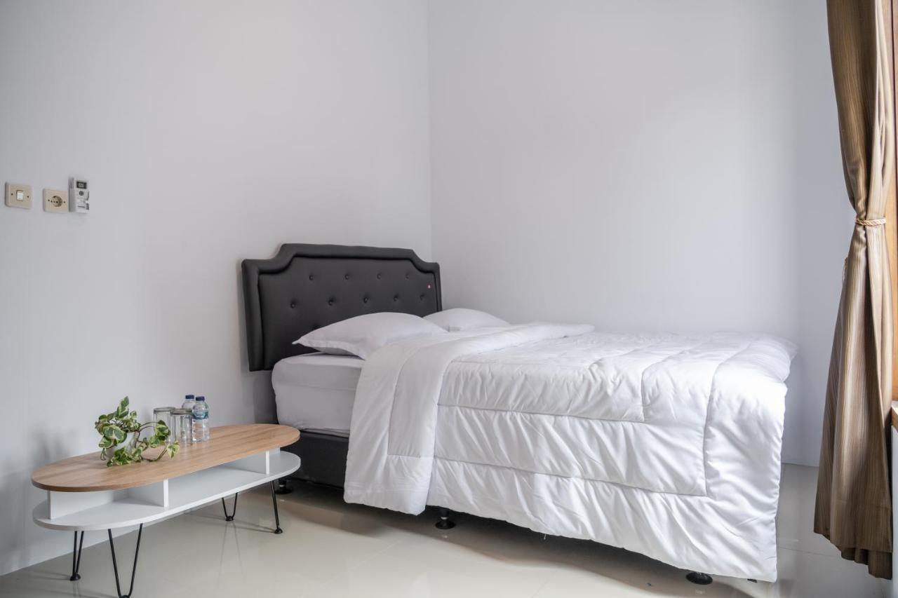 Azalia Homestay Jogjacarta Exterior foto
